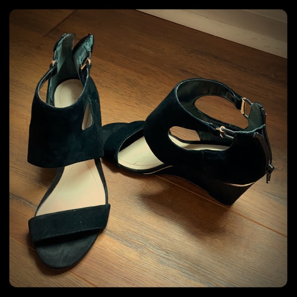 Black suede, zip-up, wedge heels - Alfani